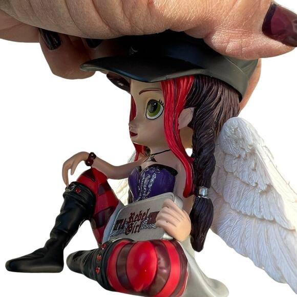 “REBEL GIRL THING” Figurine - Picture 6 of 11